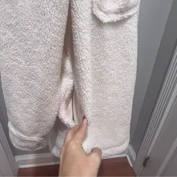 Universal Threads Women's Sherpa jacket size medium in ivory with pockets - Picture 7 of 10